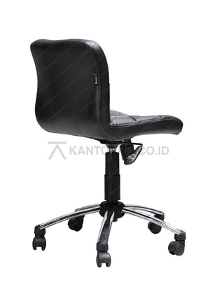 Transformasi sudut ruang Anda jadi area bergaya dengan Ergotec 102S, kursi bar hidrolik elegan dari Kantorkudotcodotid