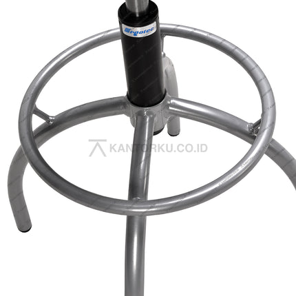Tingkatkan estetika ruang santai Anda dengan Kursi Bar Ergotec 106B bergaya modern dari Kantorku.