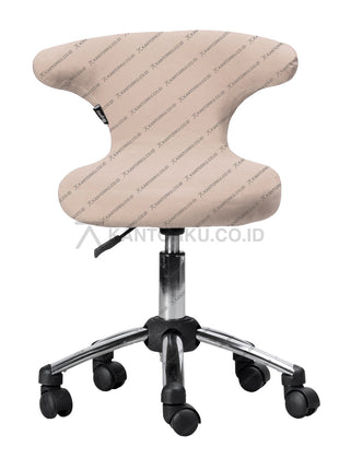 Ergotec 108S dengan penyesuaian tinggi duduk dan footring nyaman – hanya di Kantorku.co.id