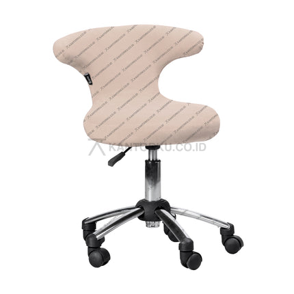 Ergotec 108S dengan penyesuaian tinggi duduk dan footring nyaman – hanya di Kantorkudotcodotid