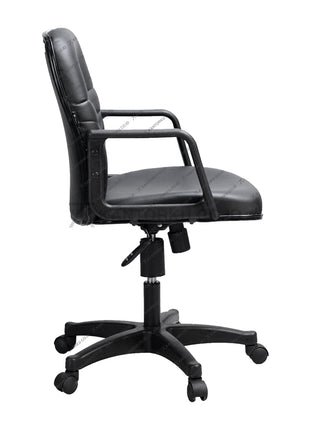 Black office chair on a white background Kursi Kantor ergonomis cocok digunakan sebagai kursi rapat, kursi pimpinan, kursi direktur, kursi manajer, kursi eselon, kursi eksekutif. desain elegan harga ramah di kantong - ERGOTEC - KANTORKU