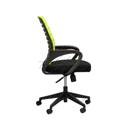 Black office chair with green backrest on a white background Kursi Kantor Ergonomis - kursi DENGAN sandaran tangan - Kursi Kerja desain Minimalis - Kursi Staff - Kursi Karyawan - kursi dengan roda dan hidrolik - desain elegan harga ramah di kantong - Kursi Kantor Ergotec harga di bawah 1 juta - KANTORKU