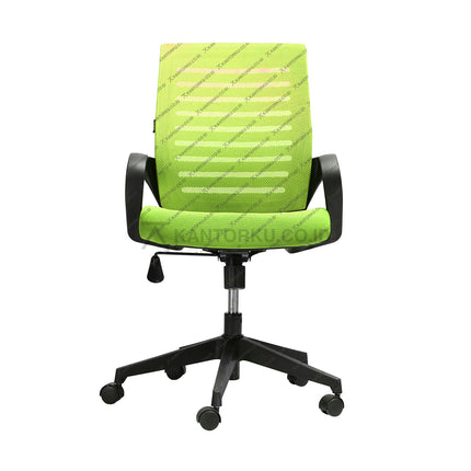 Green office chair with black base on a white background Kursi Kantor Ergonomis - kursi DENGAN sandaran tangan - Kursi Kerja desain Minimalis - Kursi Staff - Kursi Karyawan - kursi dengan roda dan hidrolik - desain elegan harga ramah di kantong - Kursi Kantor Ergotec harga di bawah 1 juta - KANTORKU