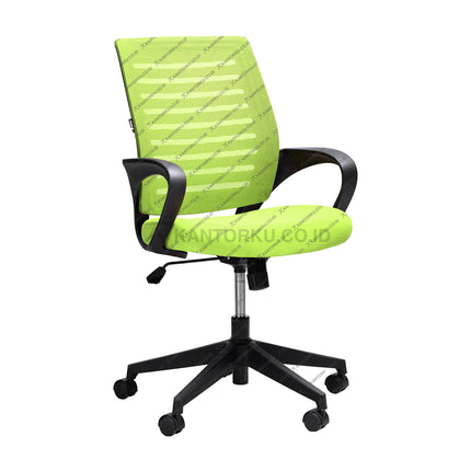 Green office chair with black base on a white background Kursi Kantor Ergonomis - kursi DENGAN sandaran tangan - Kursi Kerja desain Minimalis - Kursi Staff - Kursi Karyawan - kursi dengan roda dan hidrolik - desain elegan harga ramah di kantong - Kursi Kantor Ergotec harga di bawah 1 juta - KANTORKU