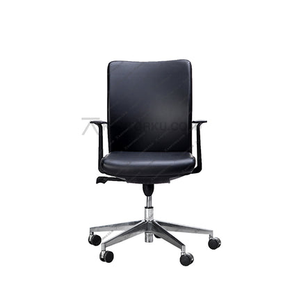 Kursi Kantor Indachi Aviero II dengan tilting control dan frame kaki alumunium mewah tersedia di Kantorku.