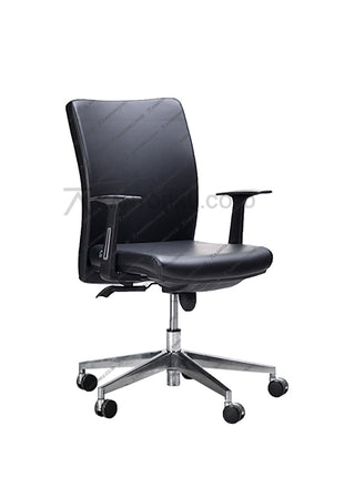 Desain ergonomis Kursi Indachi Aviero II dengan sandaran lengan nyaman untuk ruang kerja modern dari Kantorku.