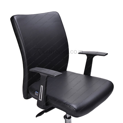 Indachi Aviero II, kursi kantor elegan dengan rangka alumunium kokoh dan fitur kenyamanan premium di Kantorku.