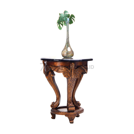 Detail motif ukiran Jepara halus pada meja tamu kayu jati – kantorku.co.id