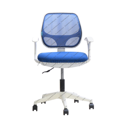 Kursi staff Harold modern dengan kaki nylon kuat – Kantorku