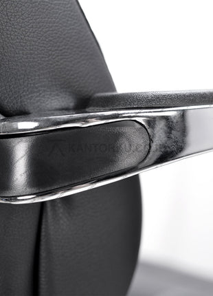 Kursi eksekutif Indachi Braco II AL HDT Leather dengan frame kaki aluminium kokoh – kantorkudotcodotid