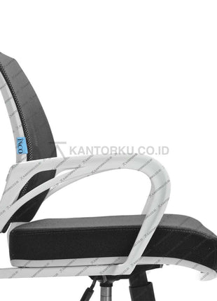 Casova I WCR, kursi modern bergaya elegan dengan opsi warna beragam hanya di KANTORKU.