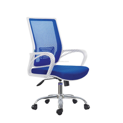 Kursi hadap tamu Catier II WCR dengan desain elegan, sandaran jaring, dan armrest – Kantorku.