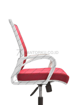 Kursi meeting Catier II WCR warna hitam, sandaran breathable, rangka kuat chrome – beli di Kantorku.
