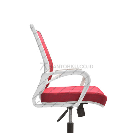 Kursi meeting Catier II WCR warna hitam, sandaran breathable, rangka kuat chrome – beli di Kantorku.
