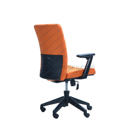 Kursi Kerja ergonomis kursi Manajer desain Minimalis berwarna ORANGE dengan sandaran dan roda - SAVELLO COMBI - KANTORKU
Kursi kerja ergonomis dengan desain modern