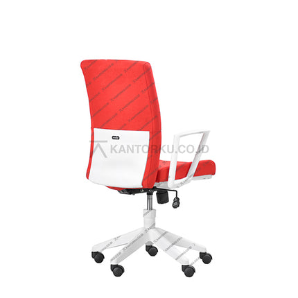 Red and white office chair on a white background - Kursi Kantor ergonomis cocok digunakan sebagai kursi rapat, kursi pimpinan, kursi direktur, kursi manajer, kursi eselon, maupun kursi eksekutif. Dengan desain elegan dan harga yang sangat ramah di kantong - SAVELLO COMBI PRO - KANTORKU
