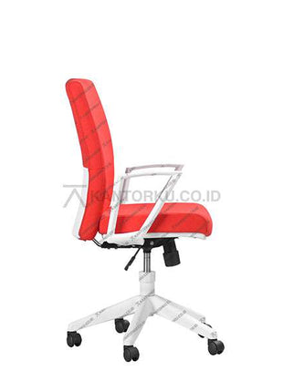 Red office chair with white frame on a white background - Kursi Kantor Ergonomis - Kursi Kerja desain Minimalis - Kursi Staff - Kursi Karyawan - kursi dengan roda, sandaran lengan, dan tuas hidrolik - KANTORKU