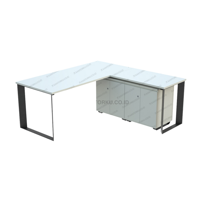 Meja kerja eksekutif FIRM Exo Director dengan desain elegan dan luas. Tersedia di Kantorku.