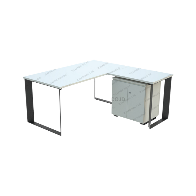 Meja manajer FIRM berbentuk L dengan credenza samping elegan. Tersedia di Kantorku.