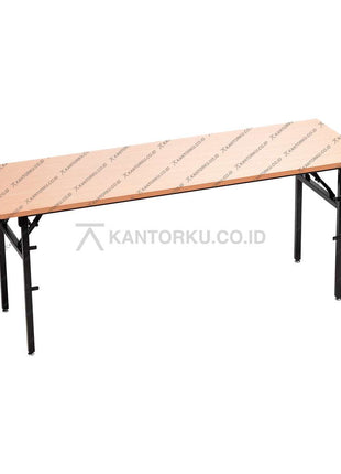 Meja Ergotec fungsional dengan desain minimalis dan bahan kuat dari kantorkudotcodotid