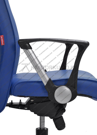 Mengutamakan estetika desain, ergonomi, dan kualitas kursi, Chairman hadir untuk memberikan kenyamanan bagi penggunanya. Fasilitas produksi modern yang berlokasi di Jakarta telah menghasilkan ratusan desain unik guna memenuhi kebutuhan pasar yang beragam. kursi kantor berkualitas dengan garansi 2 tahun*. best seller kursi kantor chairman FLEK EC10 ada di kantorku