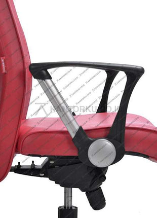 Mengutamakan estetika desain, ergonomi, dan kualitas kursi, Chairman hadir untuk memberikan kenyamanan bagi penggunanya. Fasilitas produksi modern yang berlokasi di Jakarta telah menghasilkan ratusan desain unik guna memenuhi kebutuhan pasar yang beragam. kursi kantor berkualitas dengan garansi 2 tahun*. best seller kursi kantor chairman FLEK EC10 ada di kantorku