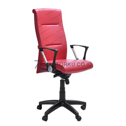 kursi kantor bergaya tradisional dengan sandaran lengan dan hidrolik — kantorku.co.id