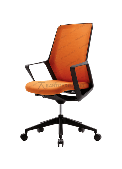 FLO Chair Black FIRM dengan desain profesional untuk ruang kerja formal. Tersedia di Kantorku.