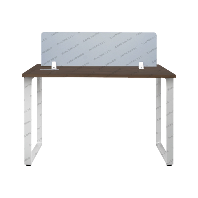 Meja kerja Fluix WS 2P F dua orang dengan partisi panel tengah dan kursi Javico ergonomis, desain modern minimalis – KANTORKU