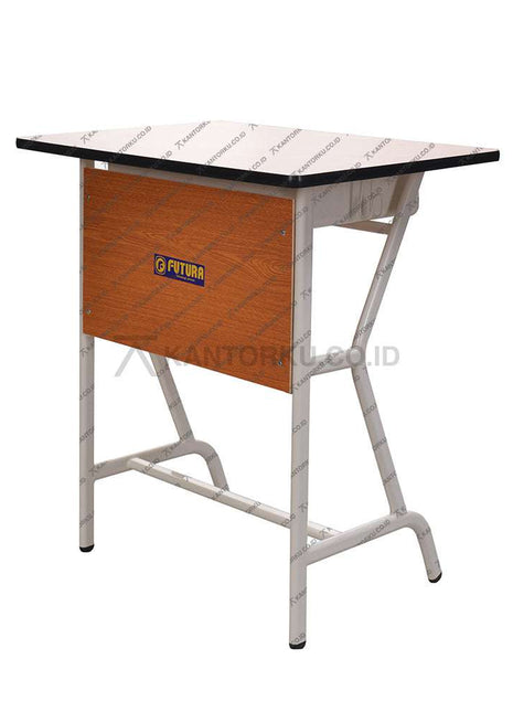 Meja sekolah Futura FTR606 dengan kombinasi kayu dan besi kokoh.