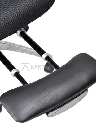 Kursi Ergotec GL836Y1 bergaya profesional dengan bahan jaring tahan lama – kantorkudotcodotid