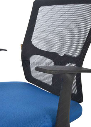 Kursi kantor minimalis sandaran jaring dengan kaki aluminium dan roda desain modern Minimalis - KANTORKU