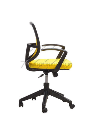 Kursi kantor Savello swivel chair dengan nylon footbase kokoh dan tampilan elegan Kantorku