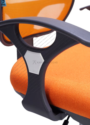 Kursi kantor Javico I dari Inco dengan mekanisme kemiringan, dudukan empuk, dan frame nylon kuat – KANTORKUDOTCODOTID