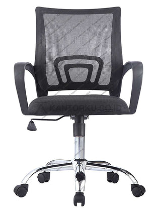 Kursi Kantor Lunar KJM03 dengan kaki chrome mengkilap dan desain elegan – KANTORKU