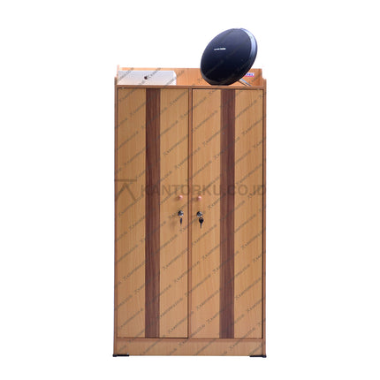 Lemari pakaian Big Panel LA413 2 pintu elegan dengan gantungan dan rak kantorku.co.id