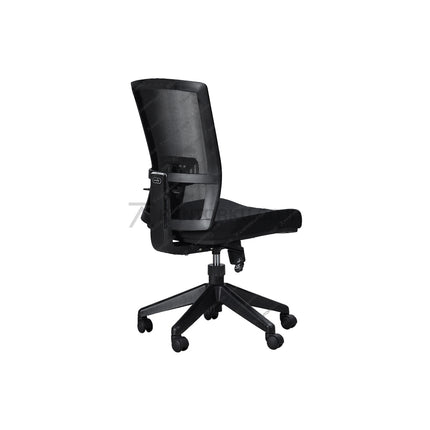 Kursi kantor Savello Legacy L dirancang dengan perpaduan antara kenyamanan dan fungsionalitas tinggi, sempurna untuk ruang kerja profesional di kantorku.co.id.