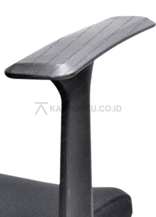 Kursi kantor Malta I cocok untuk ruang kerja modern dengan kenyamanan maksimal – bisa dibeli di kantorku.co.id.