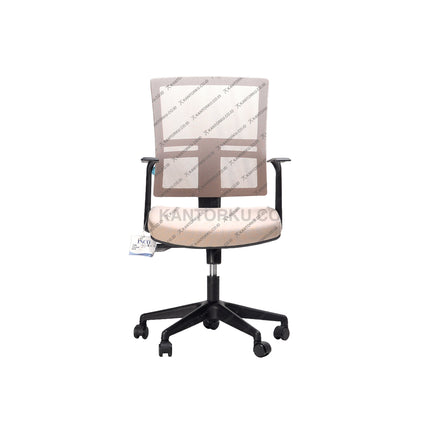 Kursi kantor Inco Malta I warna cream dengan desain ergonomis – tersedia di KANTORKU.