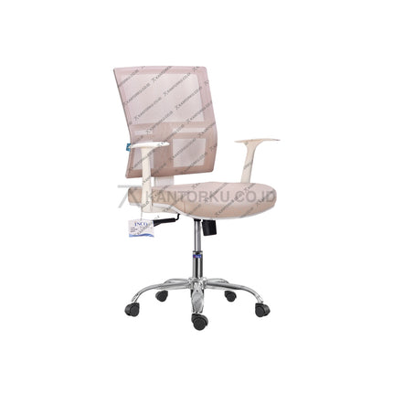 Kursi kantor Malta I W-CR dengan desain ergonomis dan sandaran lengan nyaman – tersedia di KANTORKU