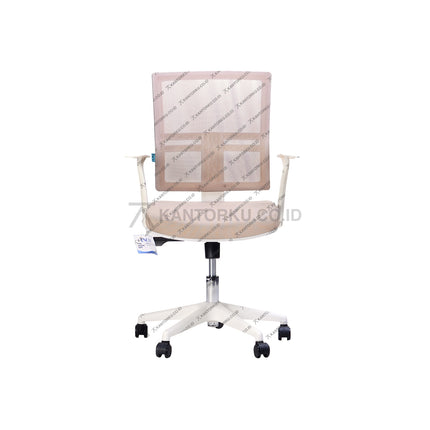Kursi kantor Malta I WFW dengan sandaran lengan ergonomis untuk kenyamanan kerja – tersedia di KANTORKU.