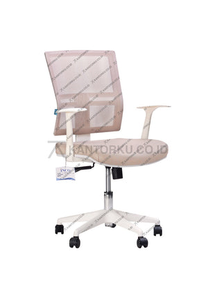 Kursi kantor Malta I WFW dilengkapi kaki nylon yang kokoh dan tahan lama – dapatkan di kantorku.co.id.