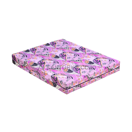 Kasur lipat tiga bagian dengan busa padat dan nyaman, cocok untuk rumah minimalis – Kantorku.co.id