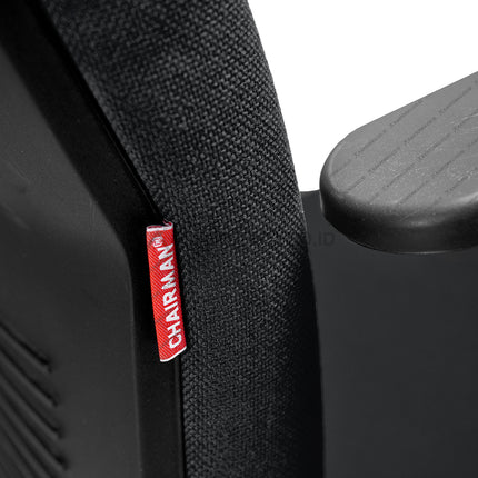 MC1605B_CHAIRMAN_Kantorku.co.id   Close-up of a black chair with a red 'Chairman' label on a white background