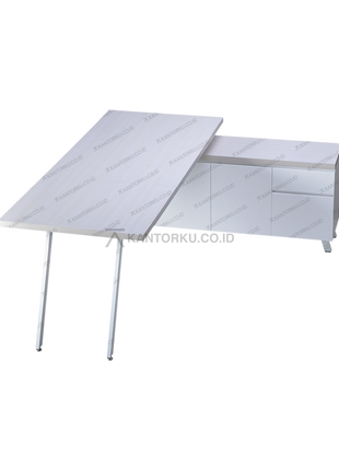 Meja kantor minimalis GM OP dengan kombinasi warna maple dan putih – kantorku.co.id
