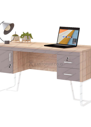Meja kantor OT 158 modern kombinasi warna Natural dan Colt Beige elegan – Tersedia di Kantorku.co.id