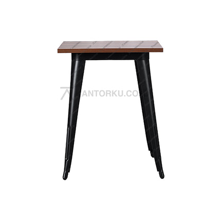 meja minimalis bergaya urban dengan rangka besi hitam matte — kantorku.co.id