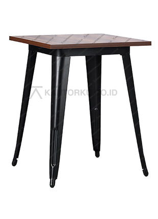 meja modern-industrial dengan kaki besi hitam dan top kayu elegan di ruang tamu — kantorku