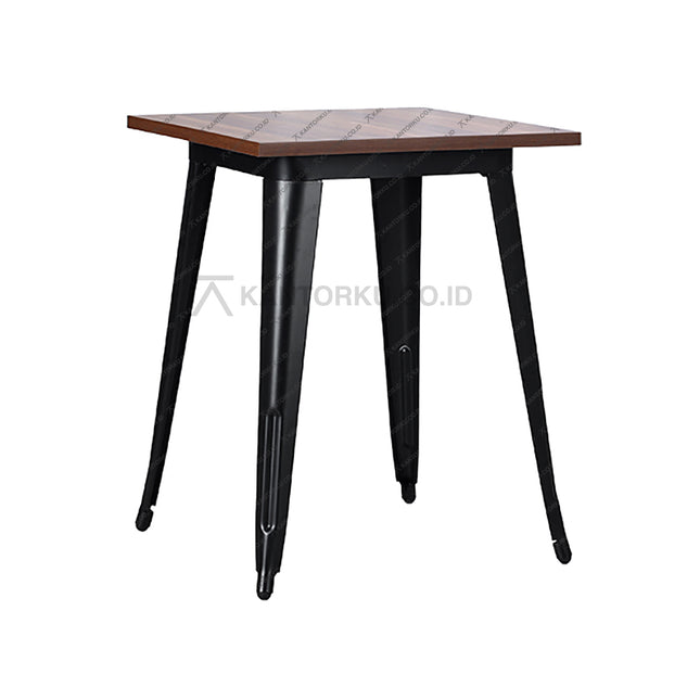 meja modern-industrial dengan kaki besi hitam dan top kayu elegan di ruang tamu — kantorku