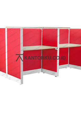 Cubical workstation empat pengguna dengan panel fabric dan ambalan tambahan – kantorku